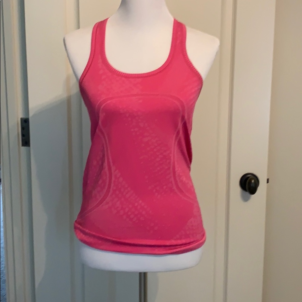 Lululemon tank size 6
